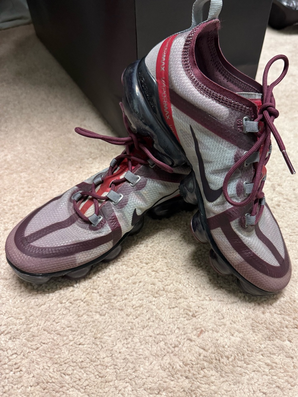 Nike Women's VaporMax Flyknit Plus - Maroon/White